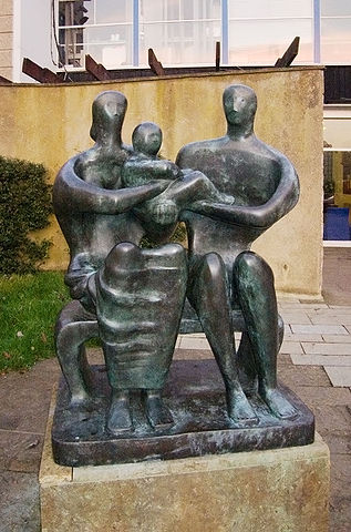 <p>What is the title of this piece by Moore?</p>
