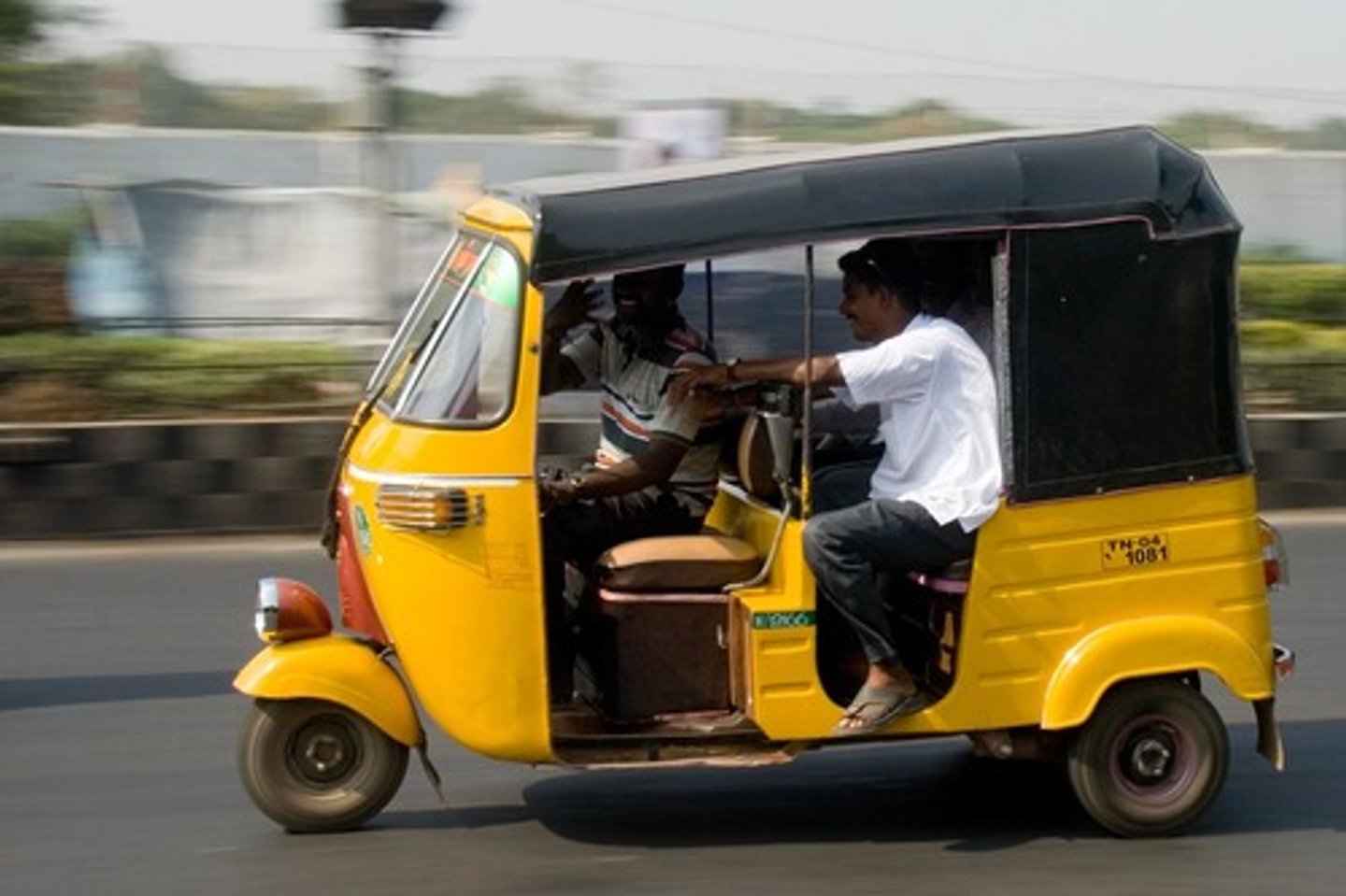 <p>(n): xe tuk-tuk</p>
