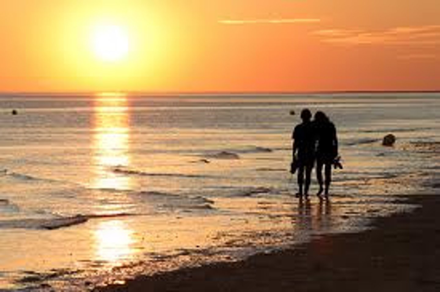 <p>làng màn - romantic【形】很浪漫；浪漫的事<br>——去海边看日落很浪漫。（爱情需要浪漫和新鲜感。）</p>