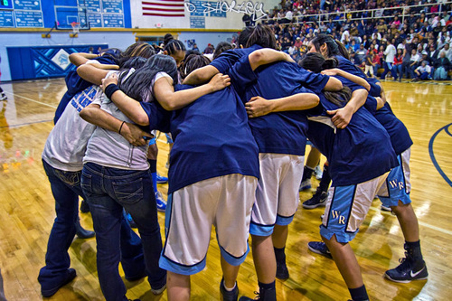 <p>/ˈɪm.pə.t̬əs/ (n): Động lực, sức đẩy. [Syn: Motivation, stimulus] [Collo: Provide impetus for] [Ex: The prize provided the impetus to finish.]</p>