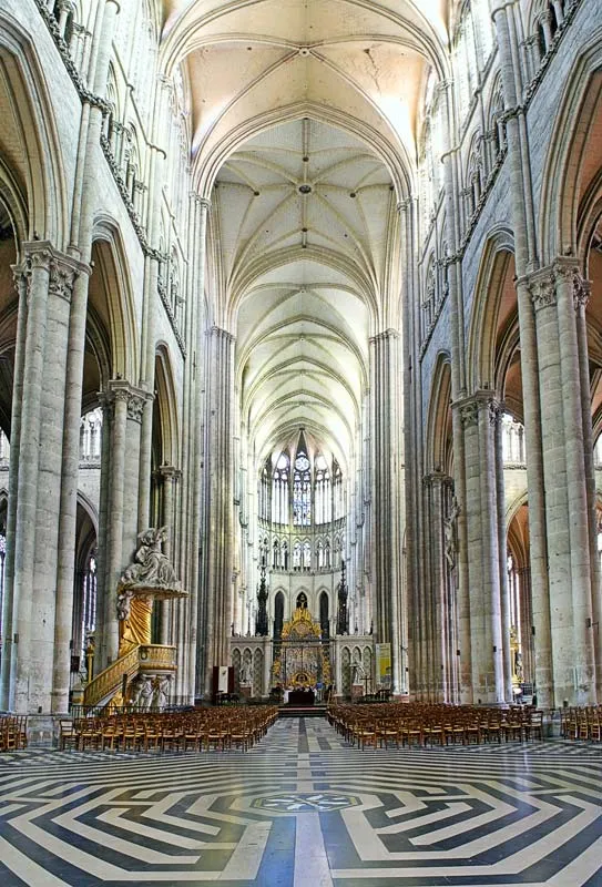 <p>Aimens Cathedral, 1270, France</p>