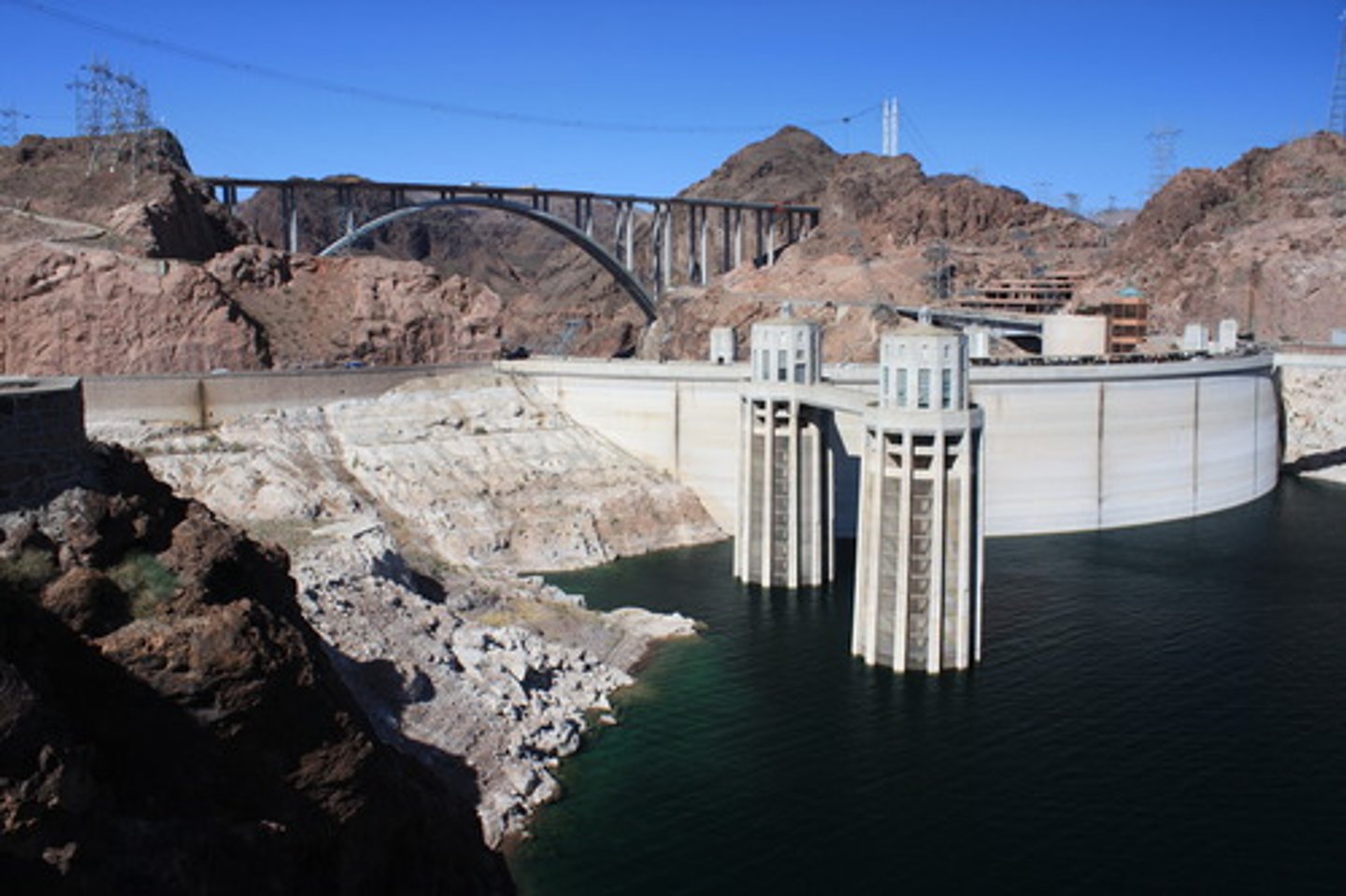 <p>Structures that use water to generate electricity.</p>