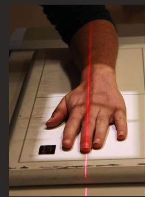 <ul><li><p>3rd digit aligned parallel to edge of IR.</p></li><li><p>Fingers straight, slightly spread, and parallel to IR.</p></li><li><p>CR perpendicular to IR, collimate to include skin edge distally and 1-2cm of radius and ulna proximally.</p></li><li><p>Center at 3rd MCP joint.</p></li></ul><p></p>