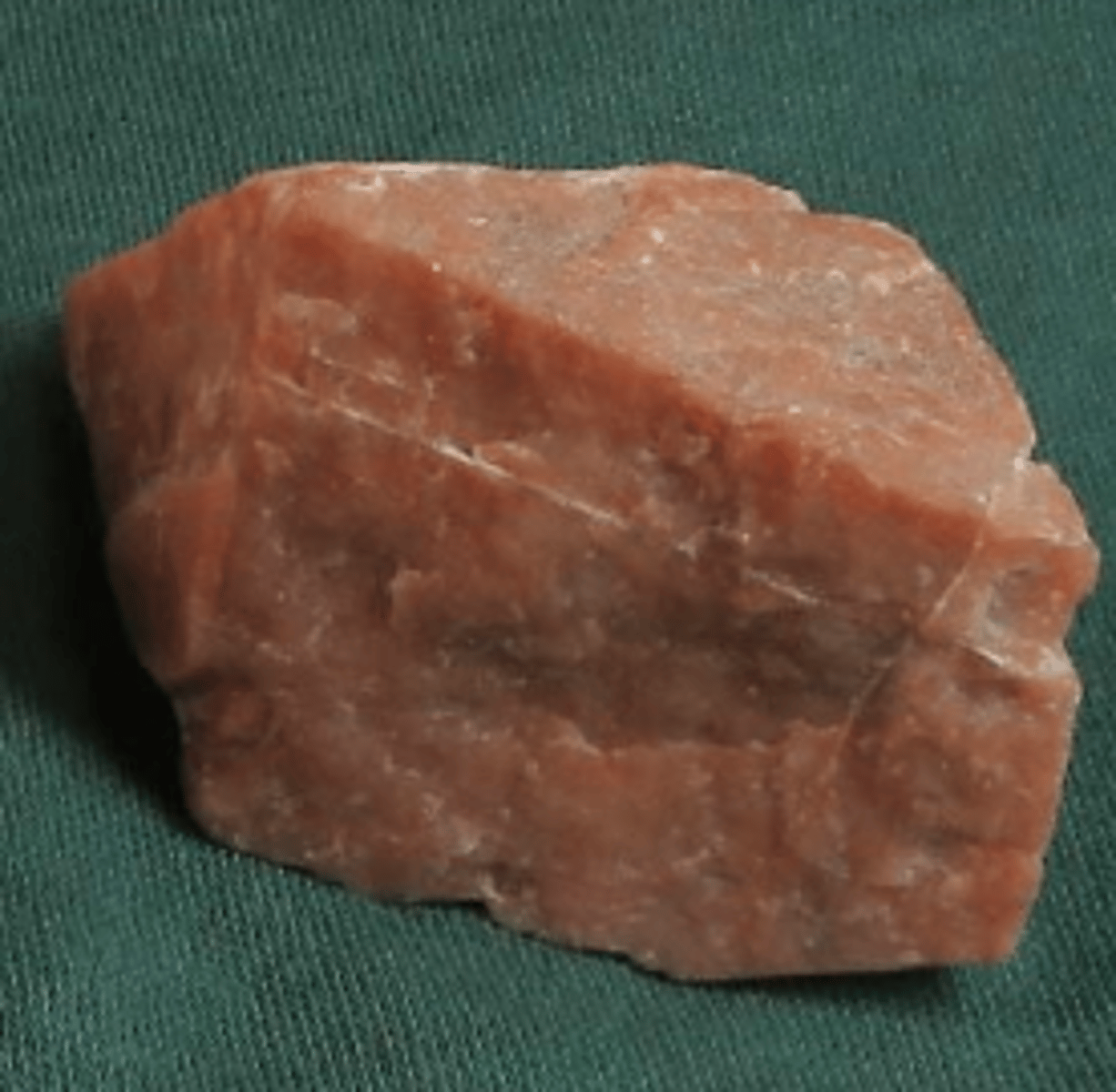 <p><strong>Felsic minerals</strong> These are generally light in color and have low density. They have high concentrations of one or more of silica, sodium, aluminum, and potassium. These minerals are low in iron, magnesium, and calcium.</p>