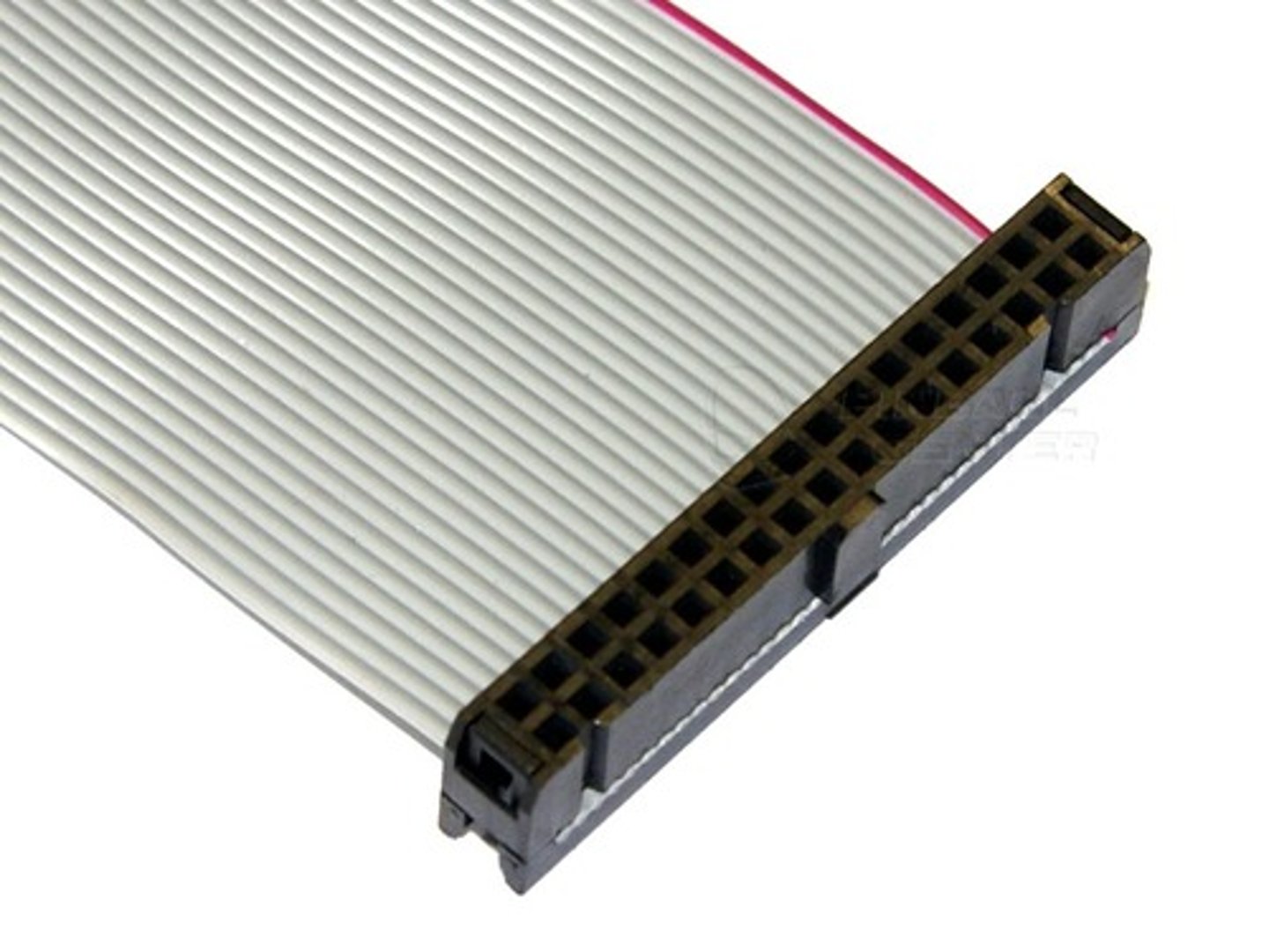 <p>A legacy hard disk technology that uses ribbon cables to typically attach up to four hard disk devices to a single computer.</p>