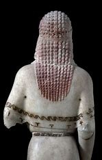 <p>-Peplos Kore</p><p>-Acropolis Museum</p><p>-unknown sculptor but it might be the “Rampin Master” </p><p>-Archaic period c. 530 BC</p><p>-votive</p><p>-red hair color is still seen</p><p>-believed to be portraying Artemis or Athena</p>