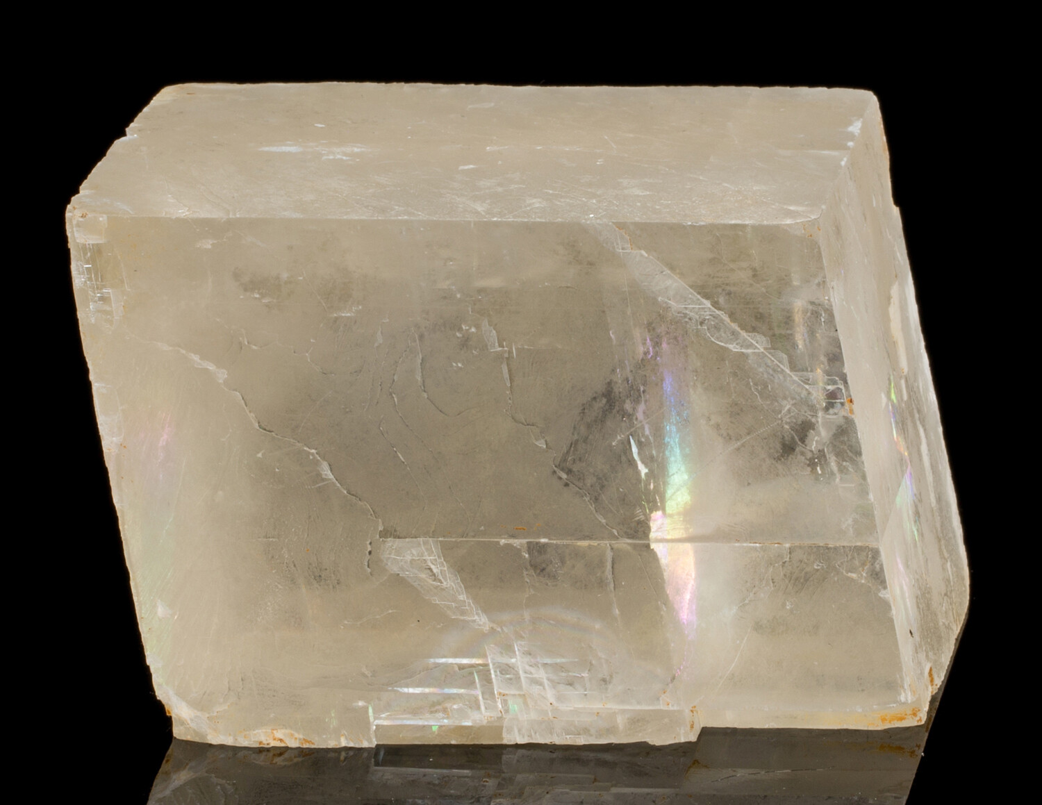 <ul><li><p>Acid reaction, fizzes at HCl</p></li><li><p>Between glass and fingernail</p></li><li><p>3D rhombohedral cleavage</p></li><li><p>White streak</p></li><li><p>Glassy, translucent but can be any color</p></li></ul><p></p>