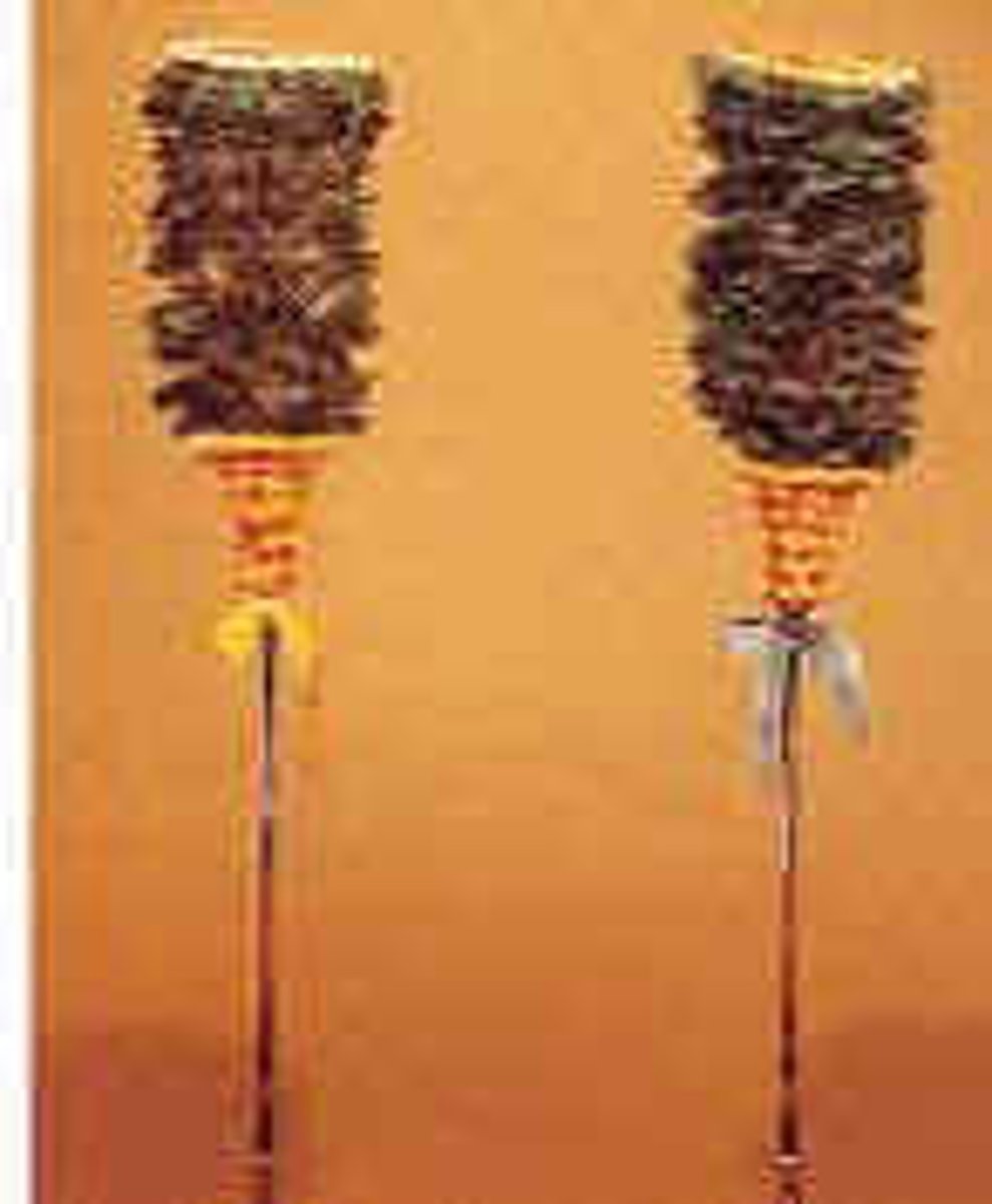 <p>Polynesia; 18-19th Century</p><p>Marked status, carried in processions to show royalty. Made out of thousands of feathers. Feathers= sacred.</p>