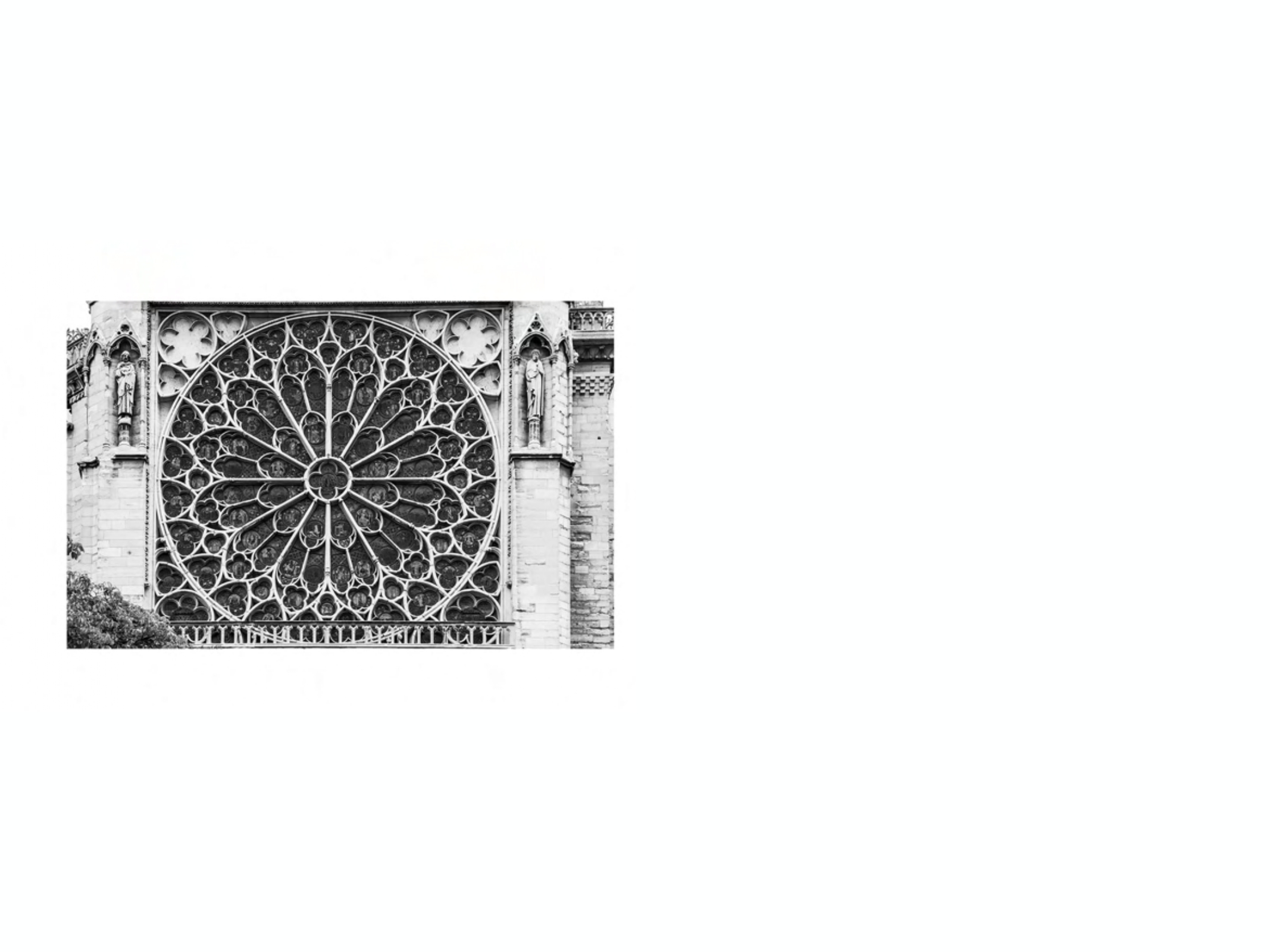 <p>Also called wheel window, a circular window with foils of patterned tracery arranged like the spokes of a wheel.</p>