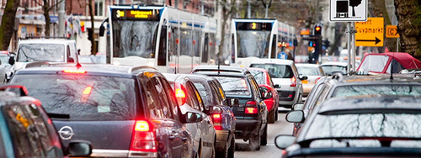 <p>la circulation, le trafic</p>