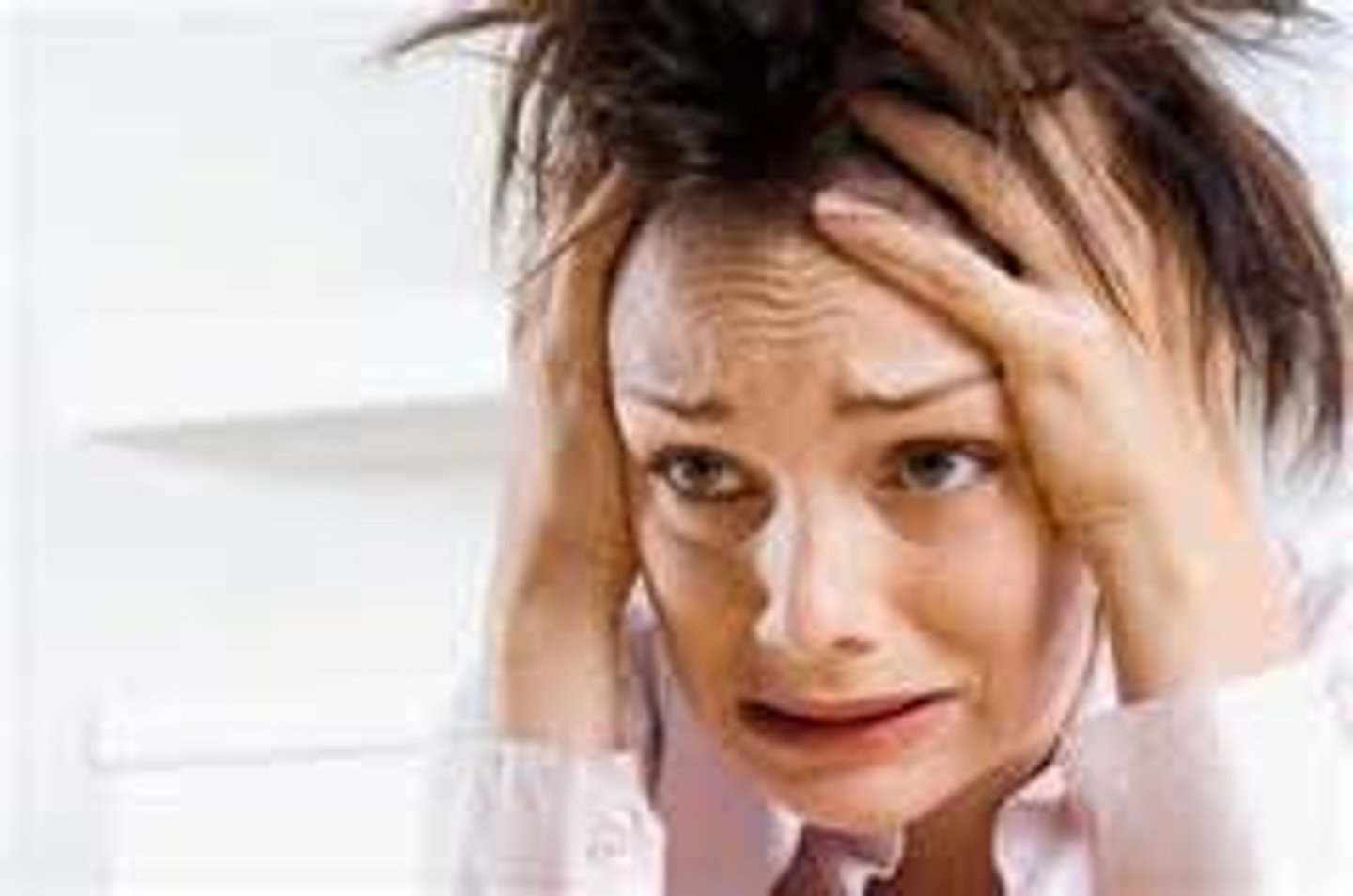 <p>make (someone) agitated or confused.</p>