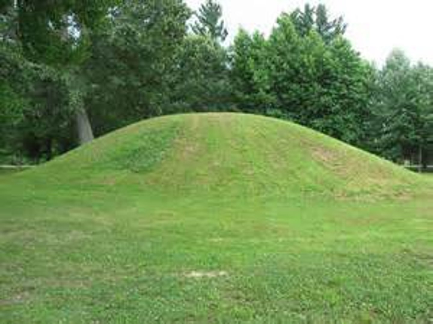 <p>This American Indian culture centered in Ohio created large earthen mounds as tall as 300 feet. (p. 4)</p>