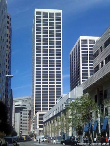 <p>El lanzador de jabalina</p><p>El lanzador de jabalina en Chicago es muy alto.</p>