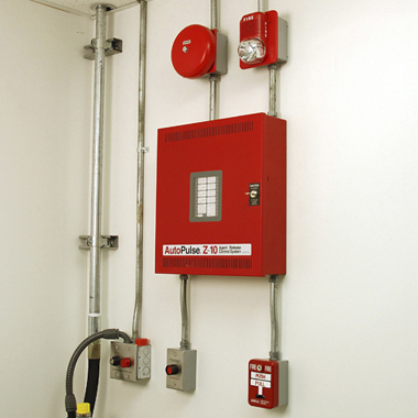 <p>Detects heat, smoke or the flow of water in a fire alarm system.</p>