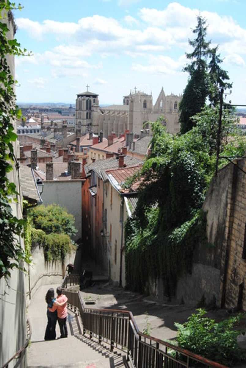 <p>La capitale de cette région s'appelle Lyon</p>