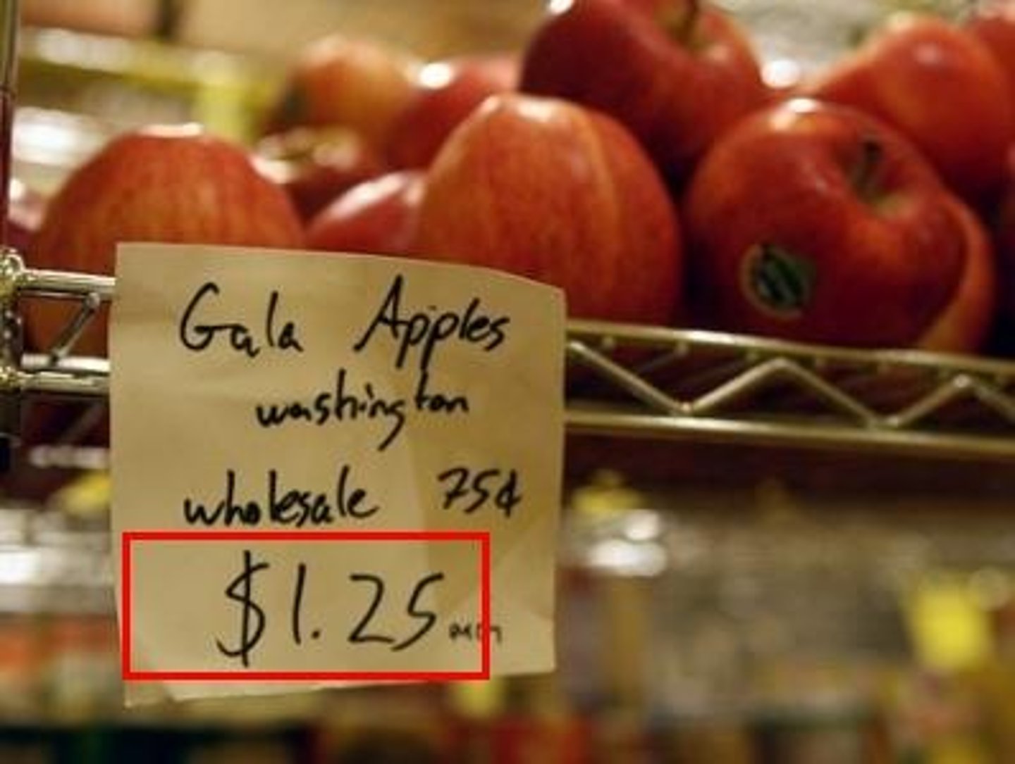 <p>n bán lẻ She works in retail.>< wholesale : bán sỉ</p>