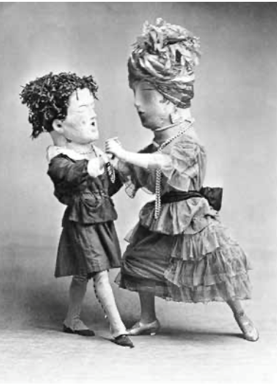 <p>stroming: Avant-garde </p><p>Periode: begin 20ste eeuw</p><p>waar: Frankrijk</p><p>Maker: Jean Cocteau</p><p>definitie: Een theatervorm waarin het verhaal wordt verteld door middel van gebaren, mimiek en lichaamstaal, zonder gesproken tekst.</p><p>Voorbeeld: Le boeuf sur le toit (1919)</p>