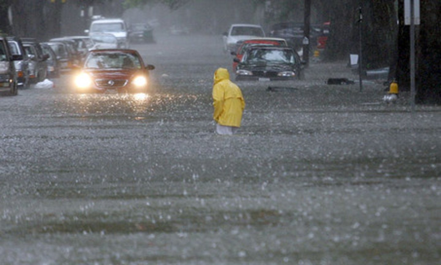 <p>occur very rapidly; affect only small areas; result from intensive rain events or dam failures; most dramatic in desert areas; little warning</p>