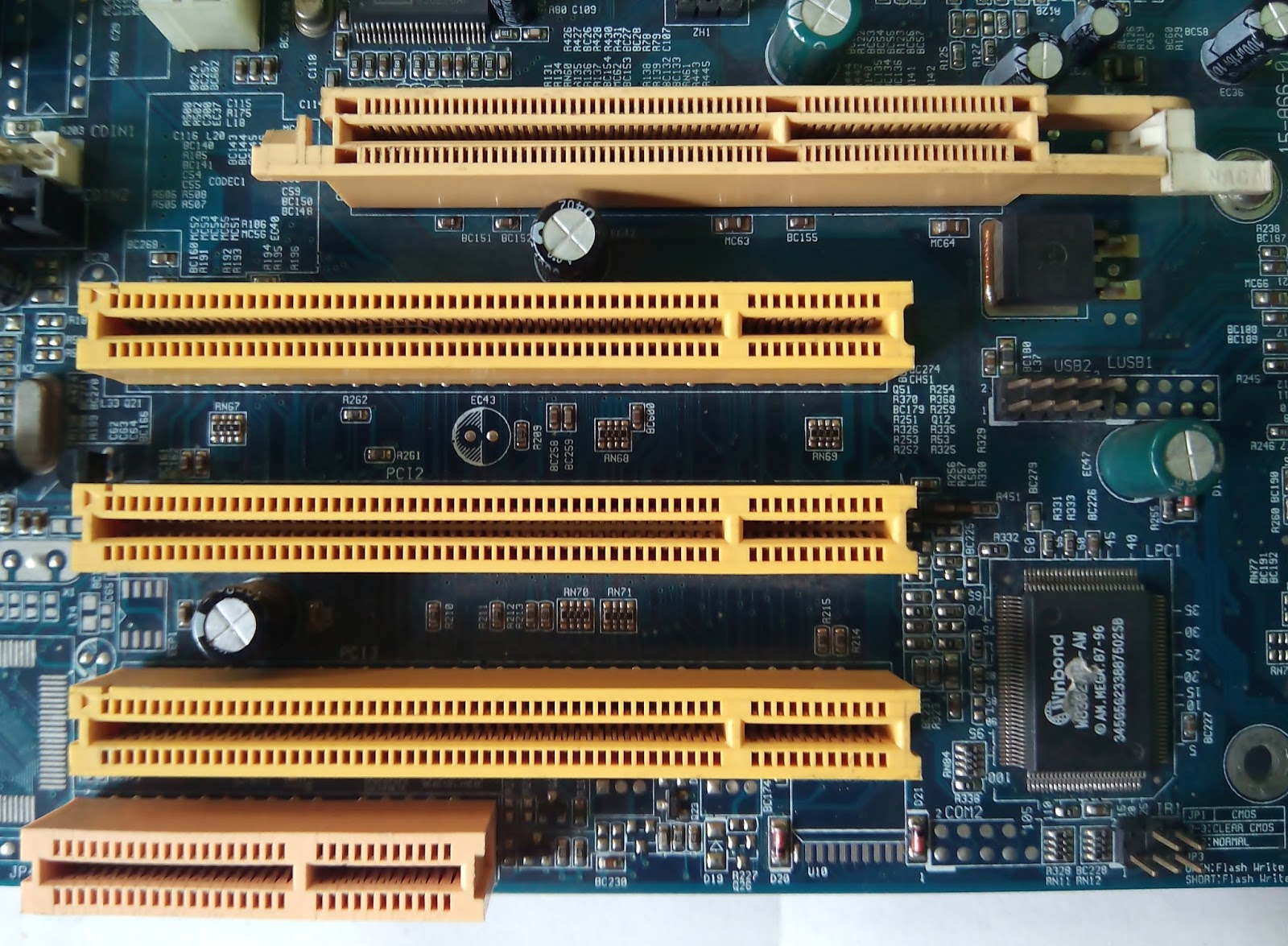 <p><span>- replaces the PCI standard</span><br><span>- communicates serially using unidirectional serial lanes</span><br><span>- more lanes support more data</span><br><span>- may have x1, x2, x4, x16, or x32 full-duplex lanes</span></p>