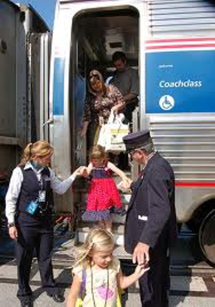 <p>to get off of/out of (a vehicle)</p>