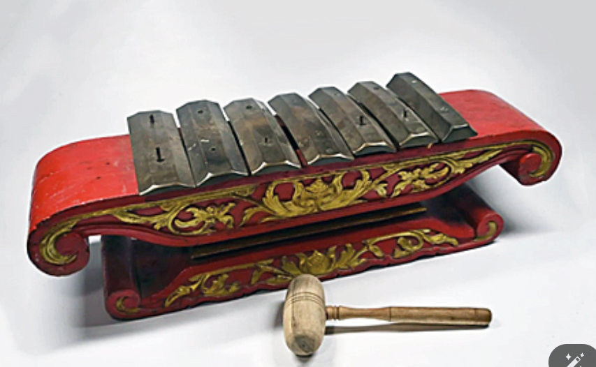 <p>A metallophone that plays the balungan (main melody) in gamelan.</p>