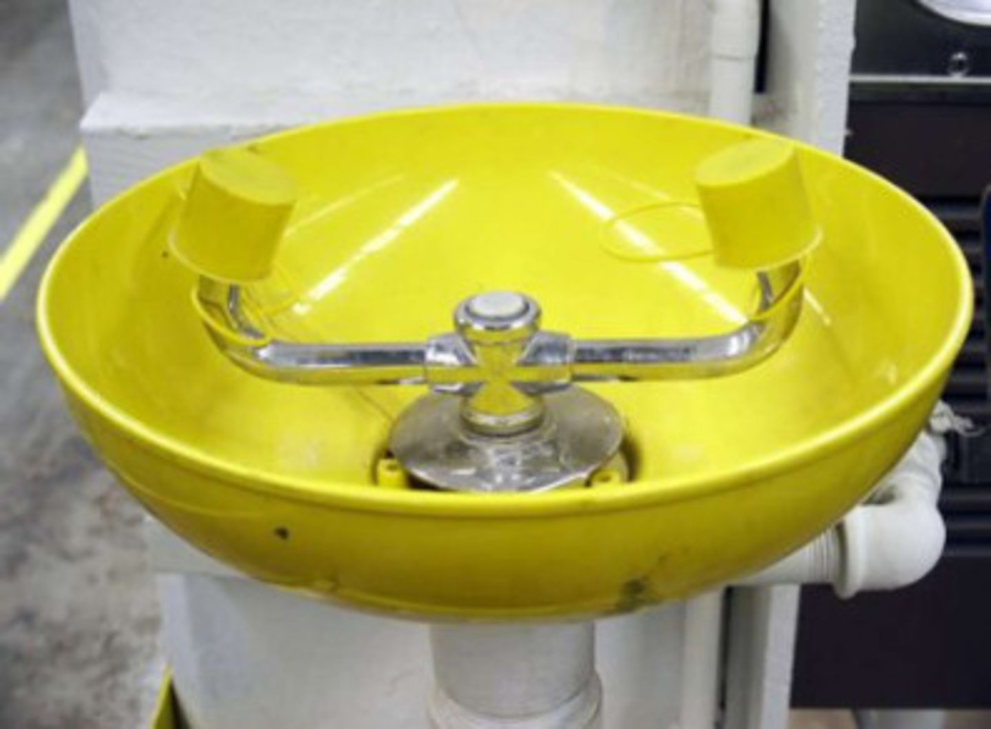 <p>used to clean your eyes of chemicals</p>