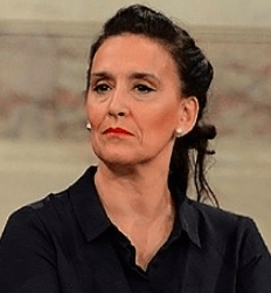 <p>Fue vicepresidenta del presidente Mauricio Macrí entre 2015-19. Es centro-izquierda.</p>