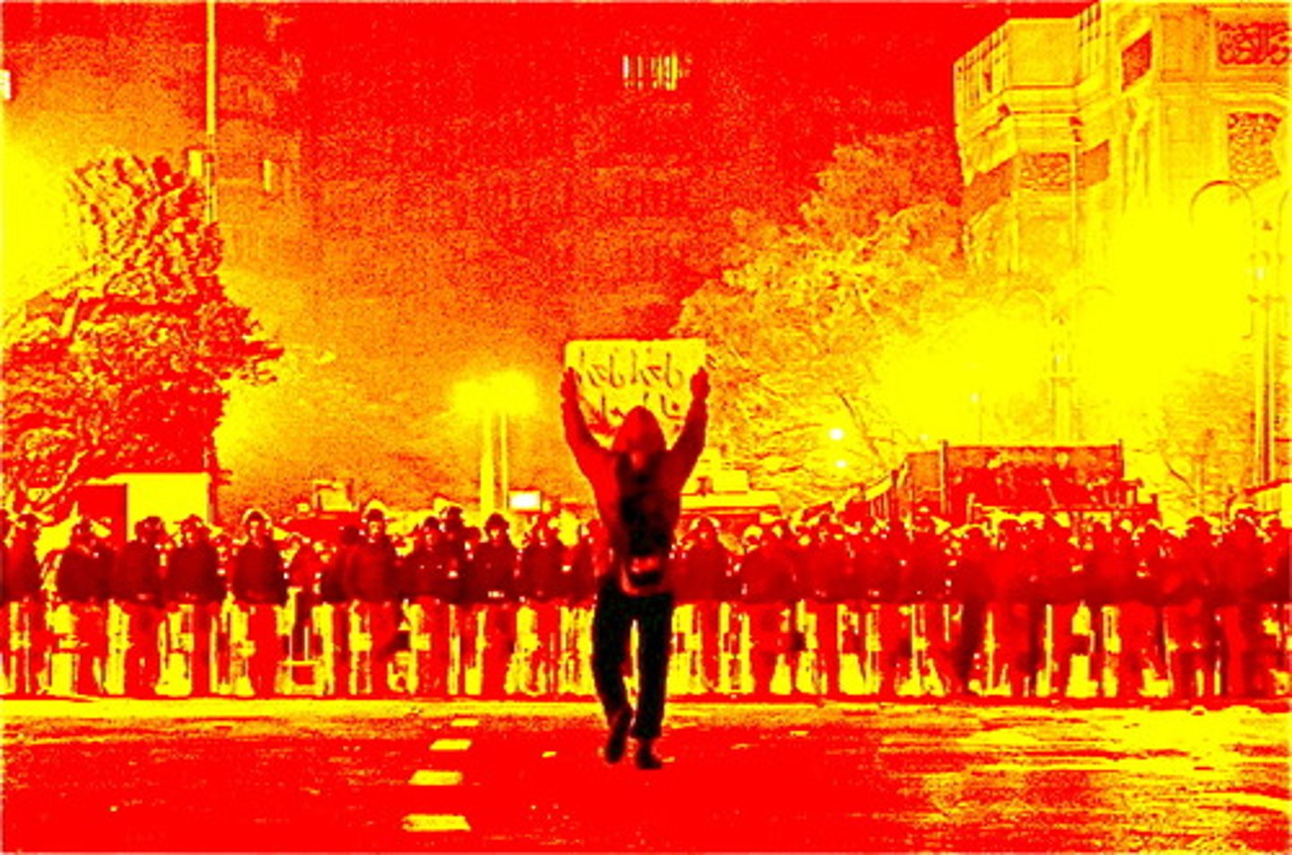<p>/əˈpres.ɪv/</p><p>(adj): Nóng nực, oi bức</p><p>Ex: The oppressive heat made it hard to breathe.</p>