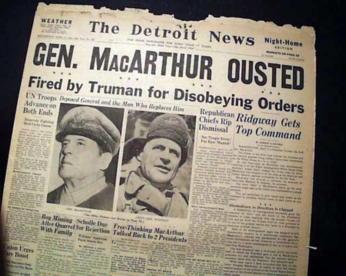 <p>He was put in charge of the UN force and wanted to use nuclear weapons when China joined the fight on the side of North Korea. Truman fires MacArthur because he publicly criticized Truman's policies</p><p>Fue puesto a cargo de la fuerza de la ONU y quiso usar armas nucleares cuando China se unió a la lucha del lado de Corea del Norte. Truman despide a MacArthur porque criticó públicamente sus políticas.</p>