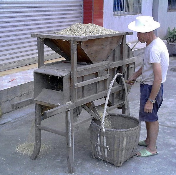 <p>winnowing machine</p>