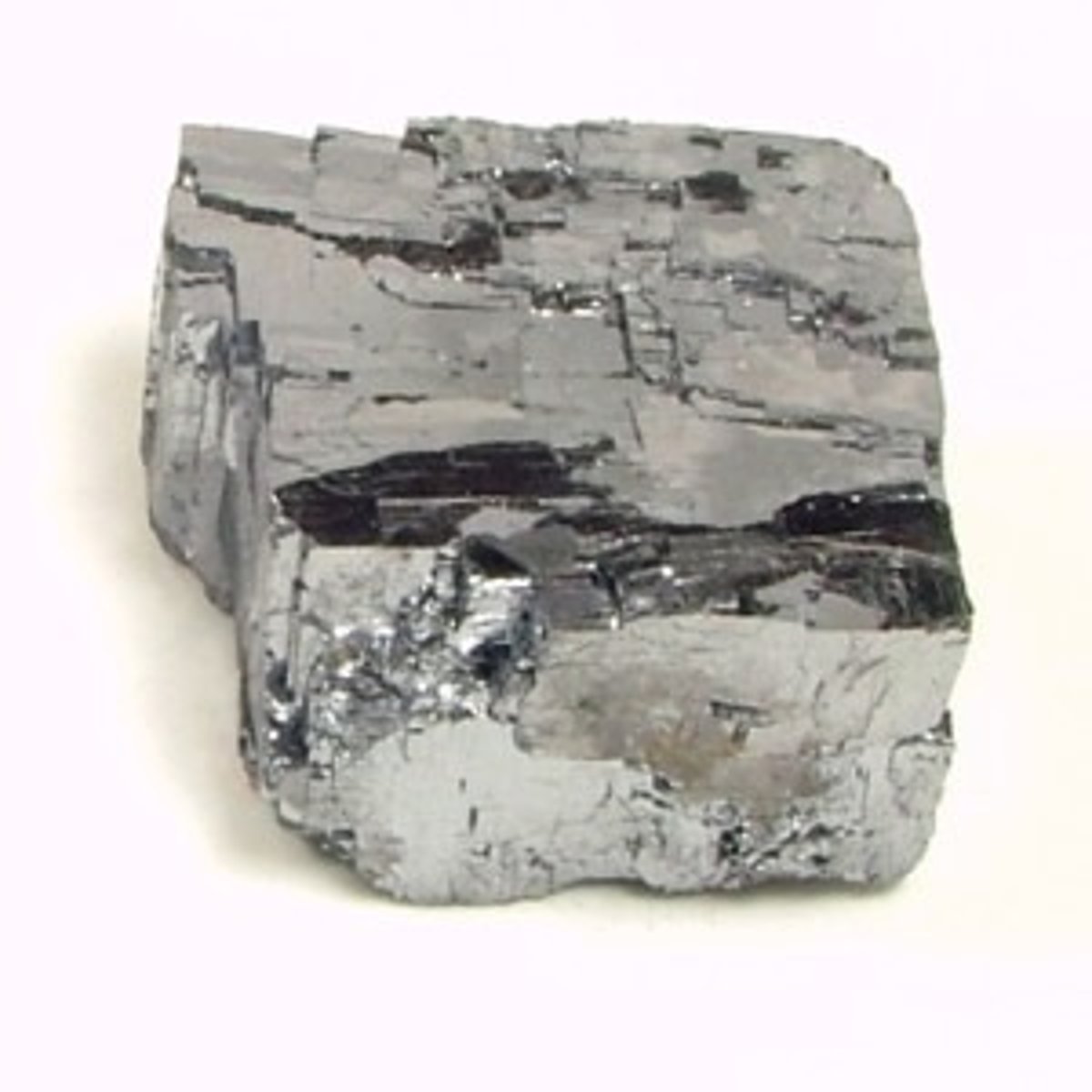 <p>Luster giving a substance the appearance of being made of metal: shiny and mirror like. (Some hematite, galena, chalcopyrite)</p>
