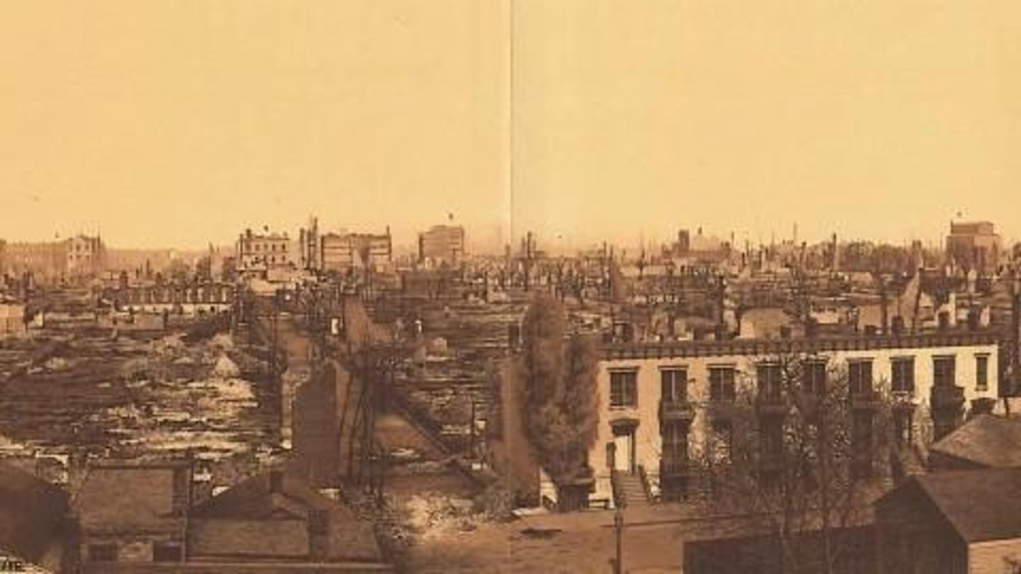 <p>1871 disaster, 250 killed, 100,000 homeless.</p>