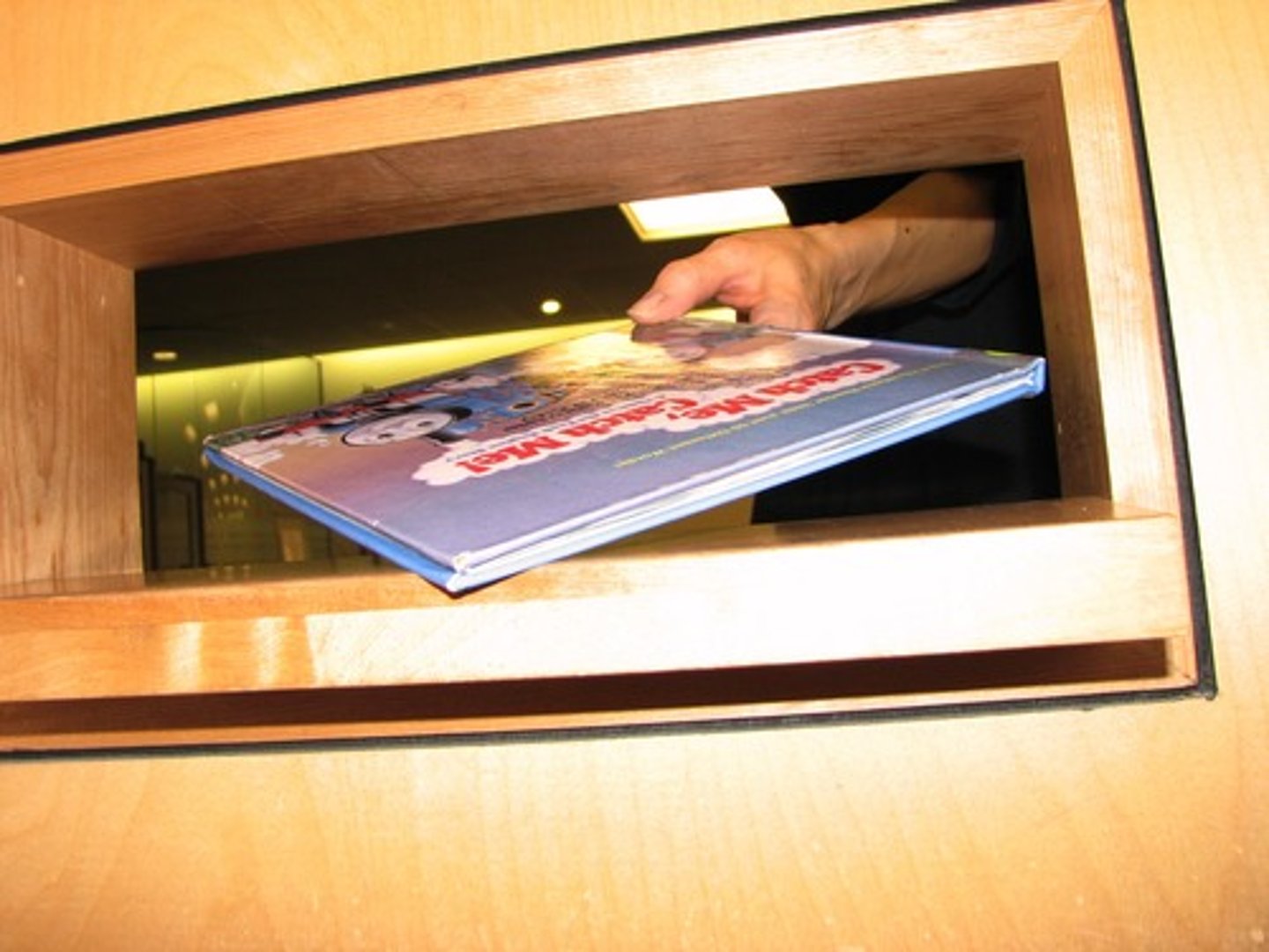 <p>to return (a book)</p>