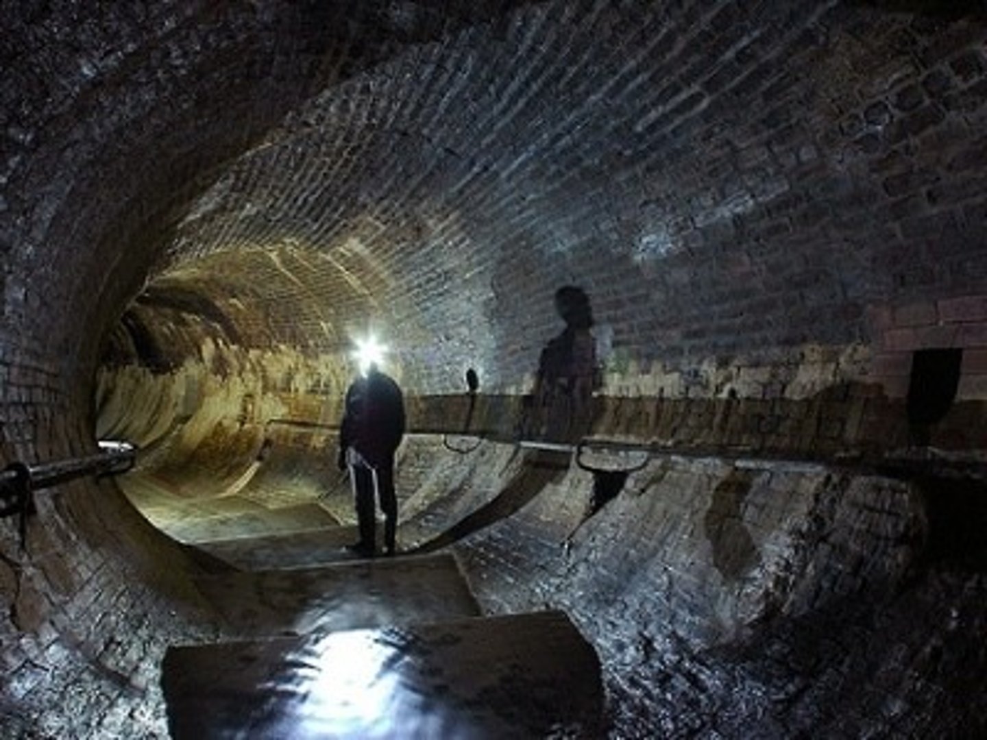 <p>Compulsory. It forced local councils to appoint Sanitation Inspectors to ensure clean water, keep sewers maintained, collect rubbish, provide street lighting. All councils had to have Medical Officers.</p>