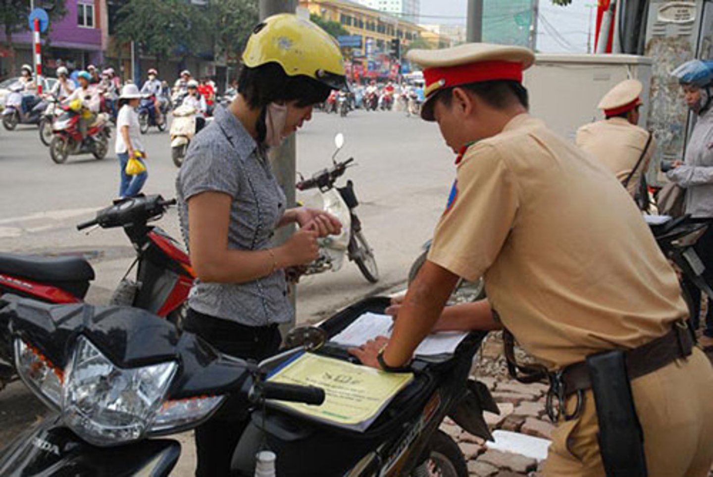 <p>(bị phạt vì đã làm gì)</p><p>ex: The company was fined for polluting the river.</p>