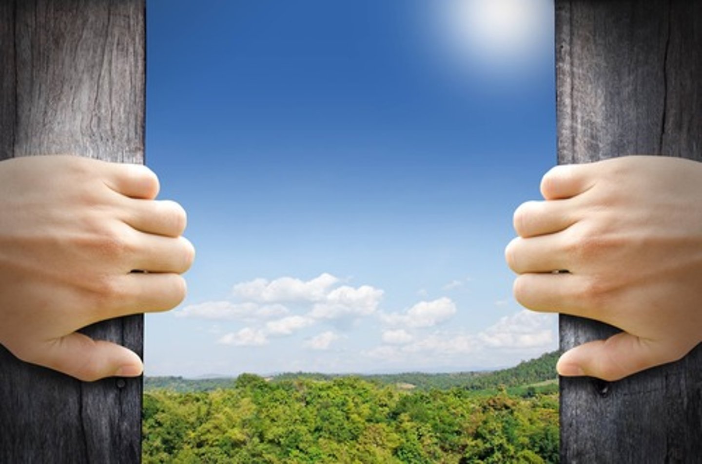 <p>mở rộng / phá vỡ giới hạn</p><p>ex: Scientists are constantly pushing the boundaries of technology.</p>