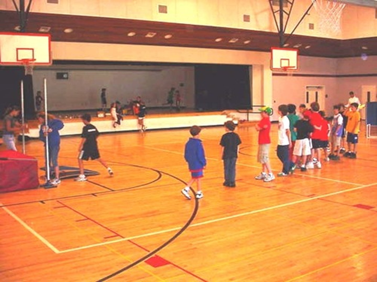 <p>gimnasio, polideportivo</p>