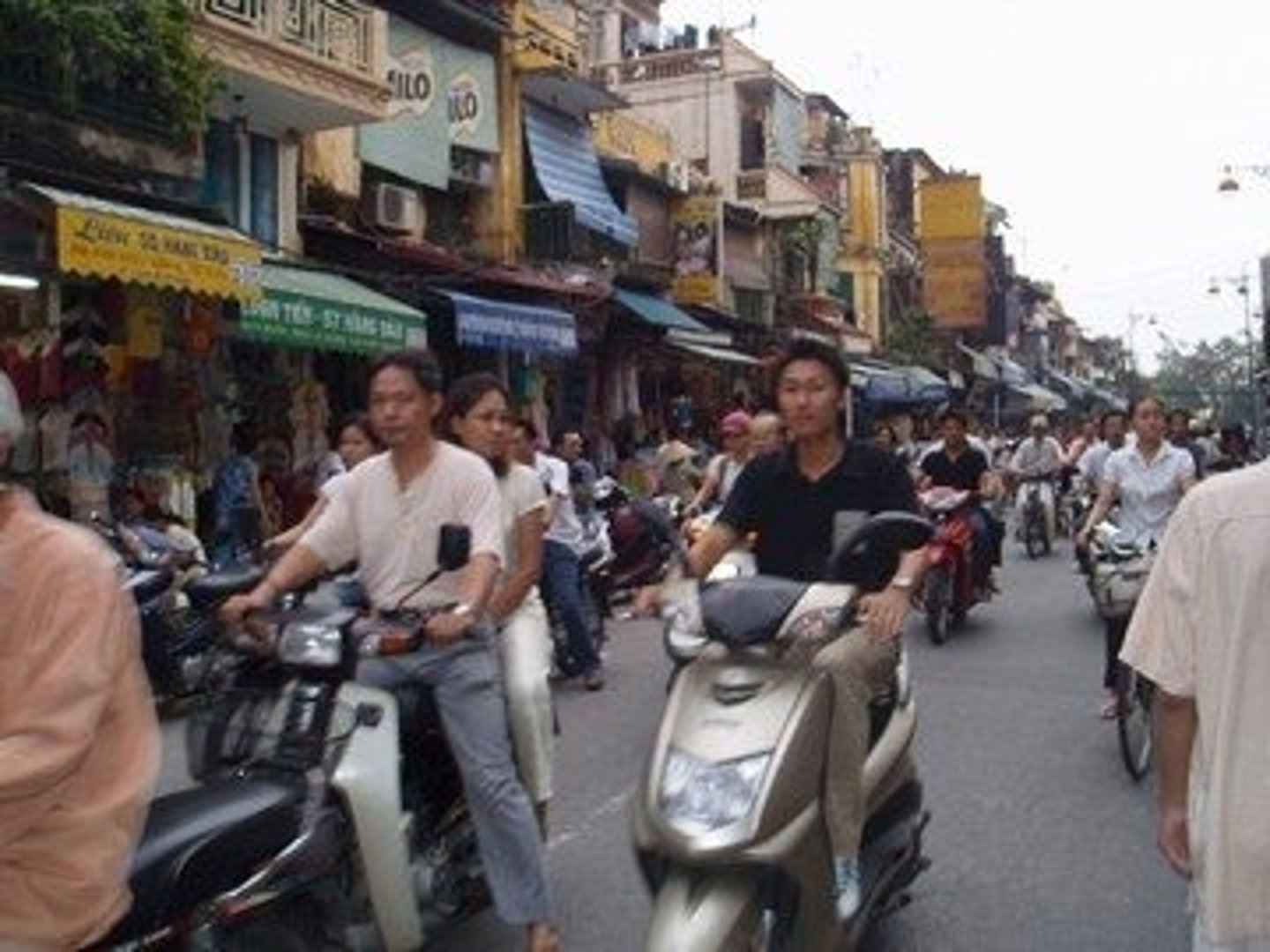 <p>оживленные улицы</p>