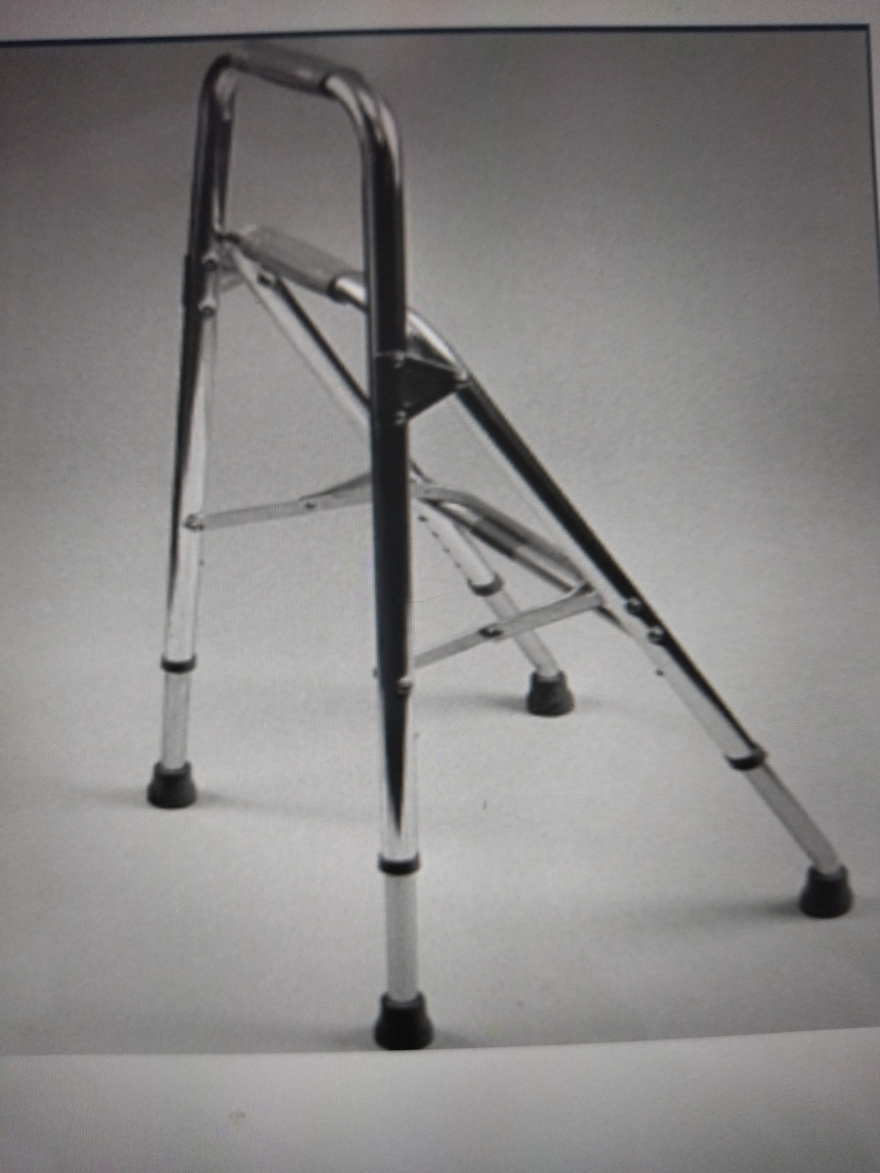 * Has four point contacts
* Outer leg