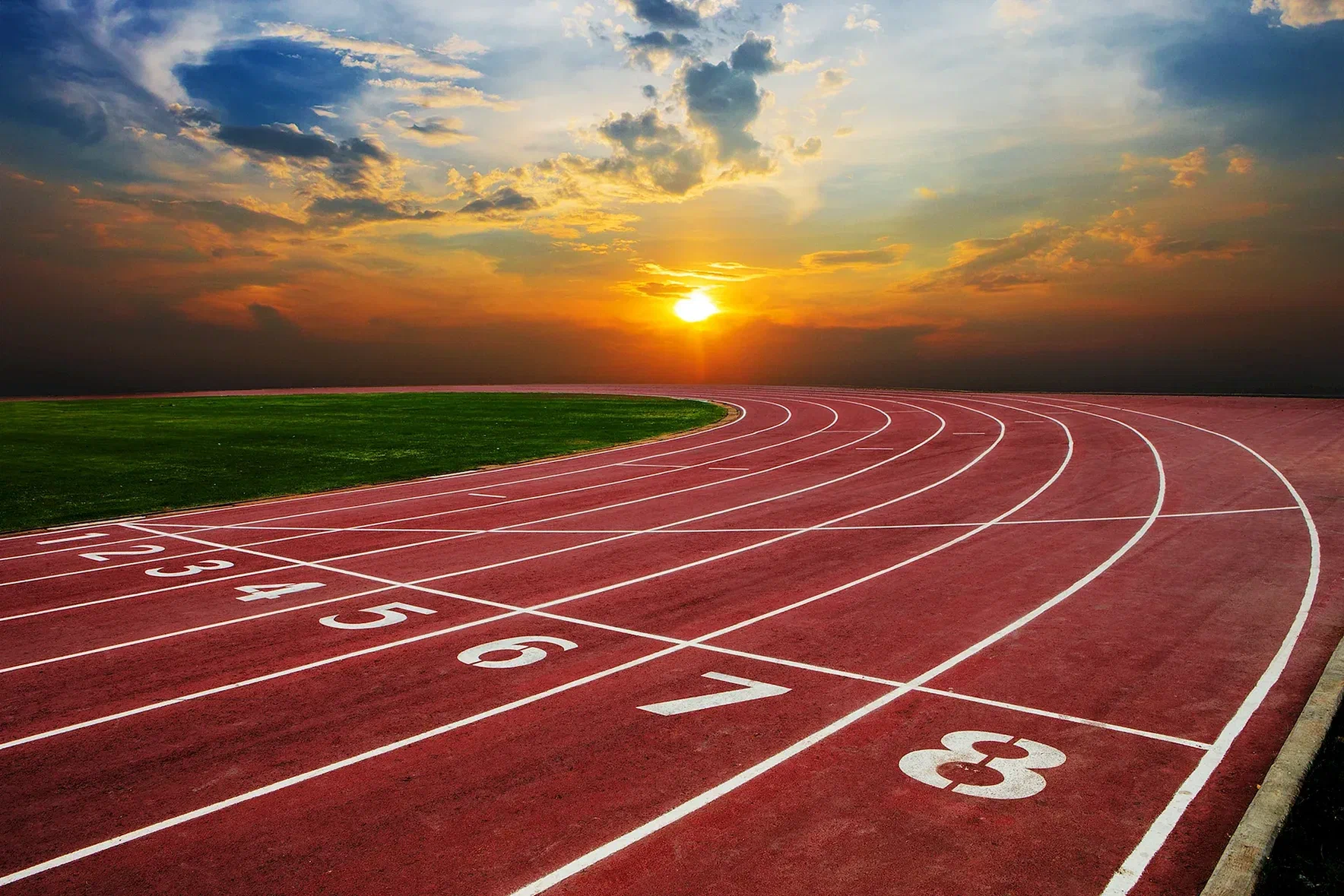 <p><span>A circular or oval path used for running or racing</span></p>