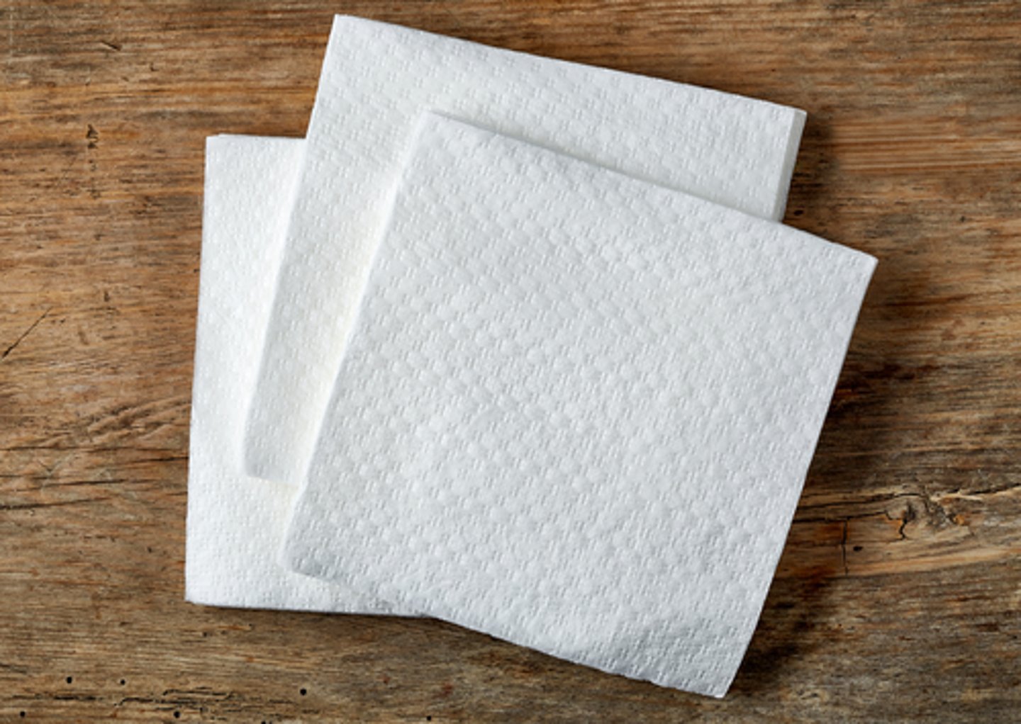 <p>soft paper or cloth used to clean your mouth and hands while eating.</p><p>Anna gave everyone _________ so they could clean their hands after eating burgers.</p>