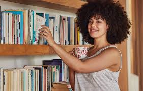 <p>to know (a fact) | to know how (specific skill)</p>