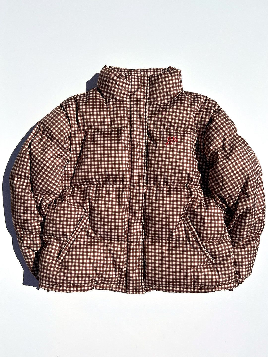 <p>I <strong>wear</strong> my <strong>winter jacket</strong> every day.</p>