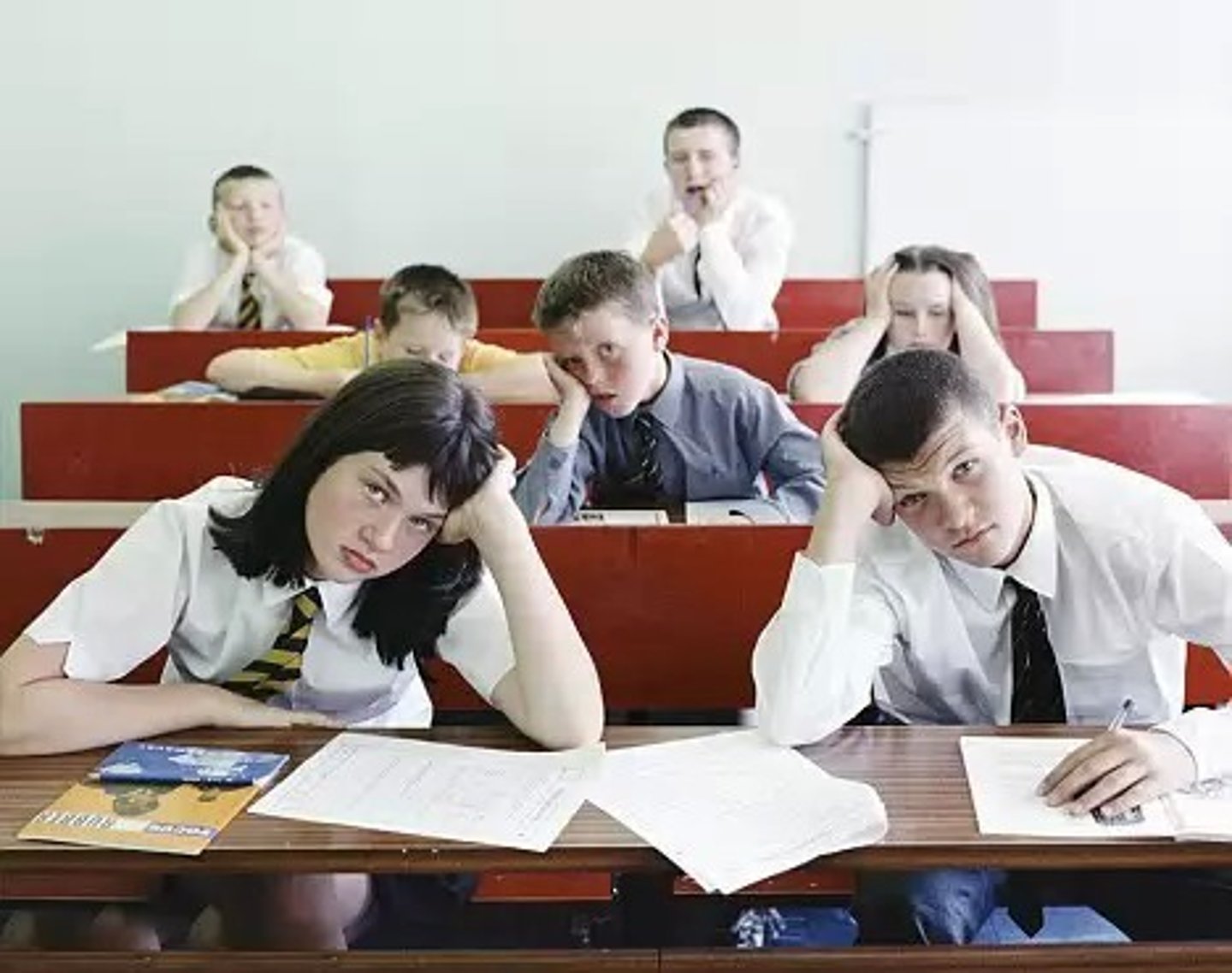 <p>(adj): tẻ nhạt</p>