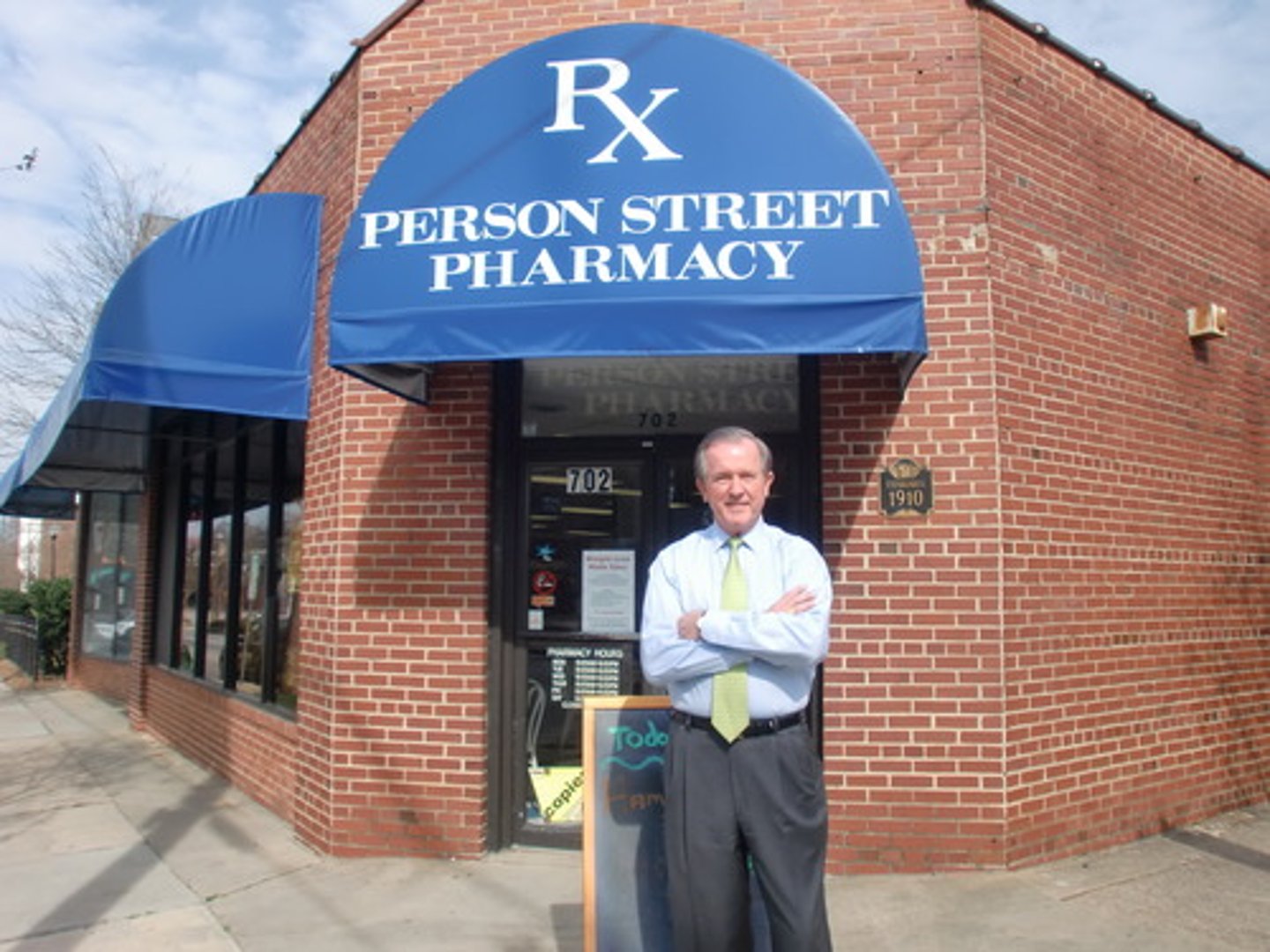 <p>business owned and managed by one person</p>