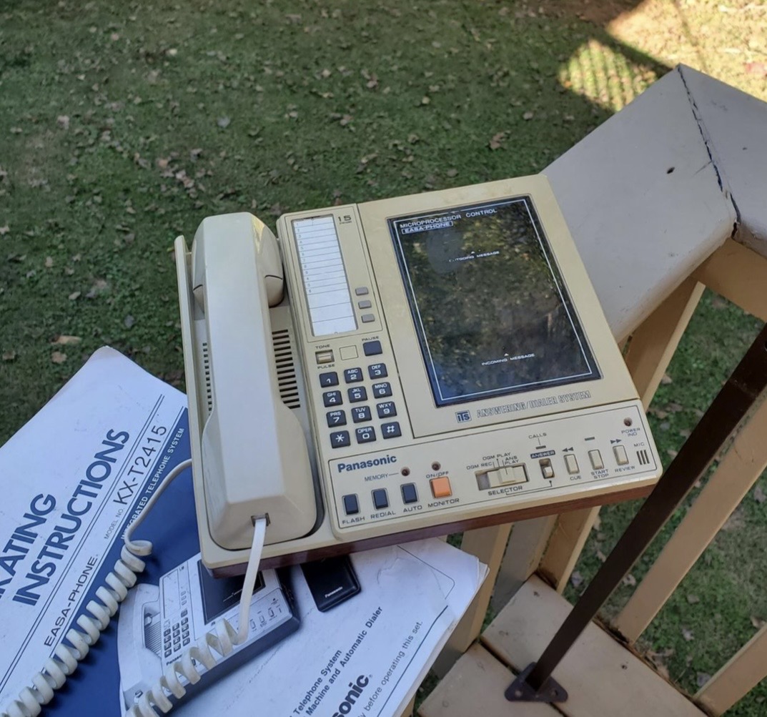 <p>das Telefon, die Telefone</p>