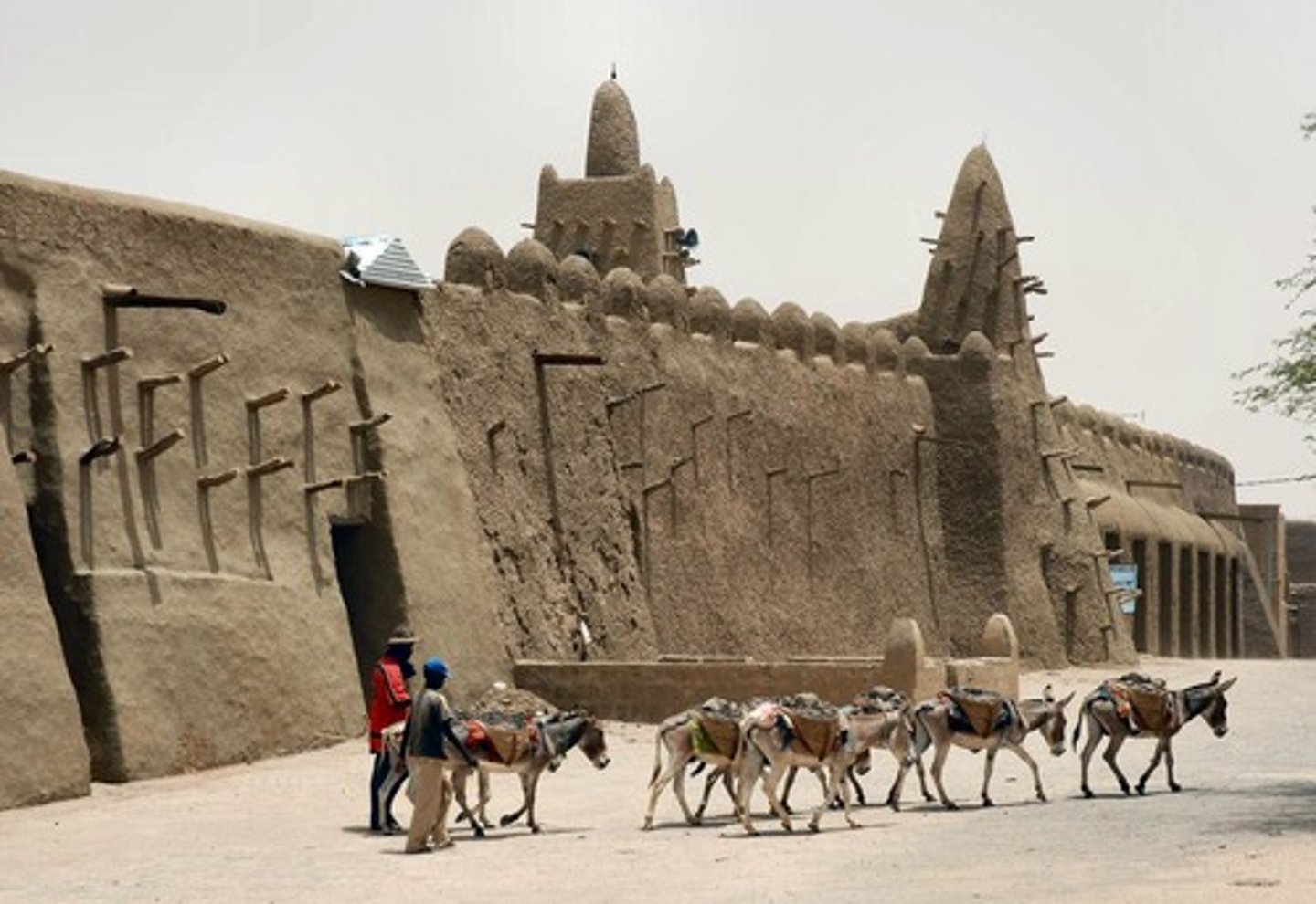 <p>Mali trading city that became a center of wealth and learning with vast libraries.</p>