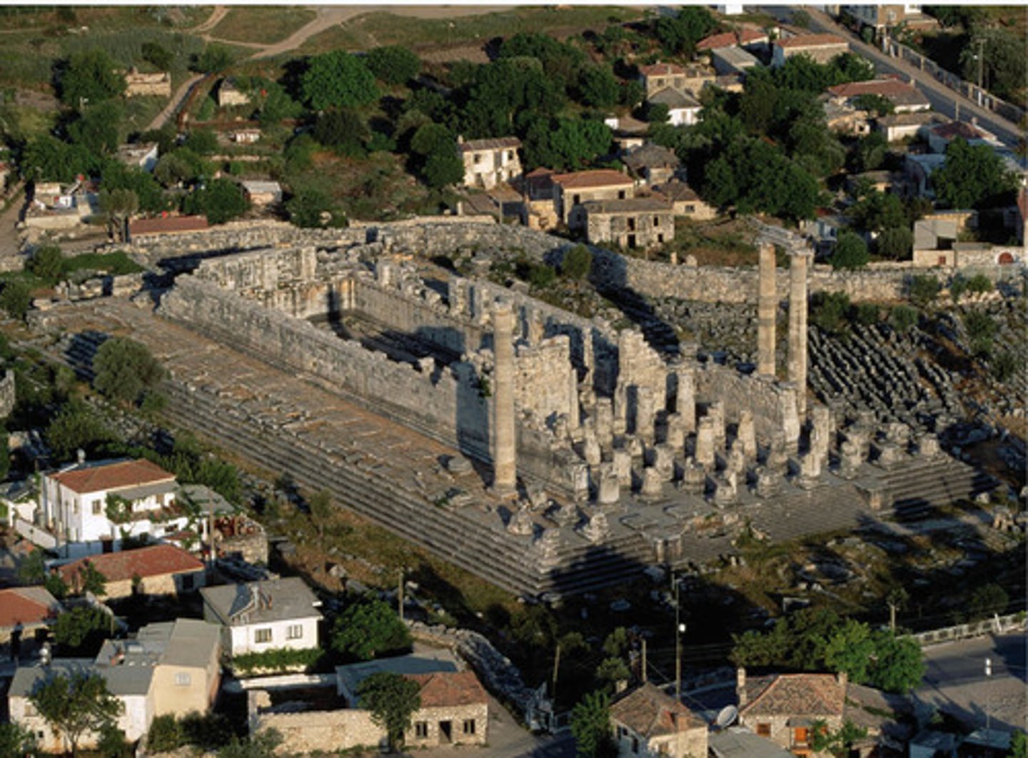 <p>Place of worship dedicated to the Greek god Apollo.</p>