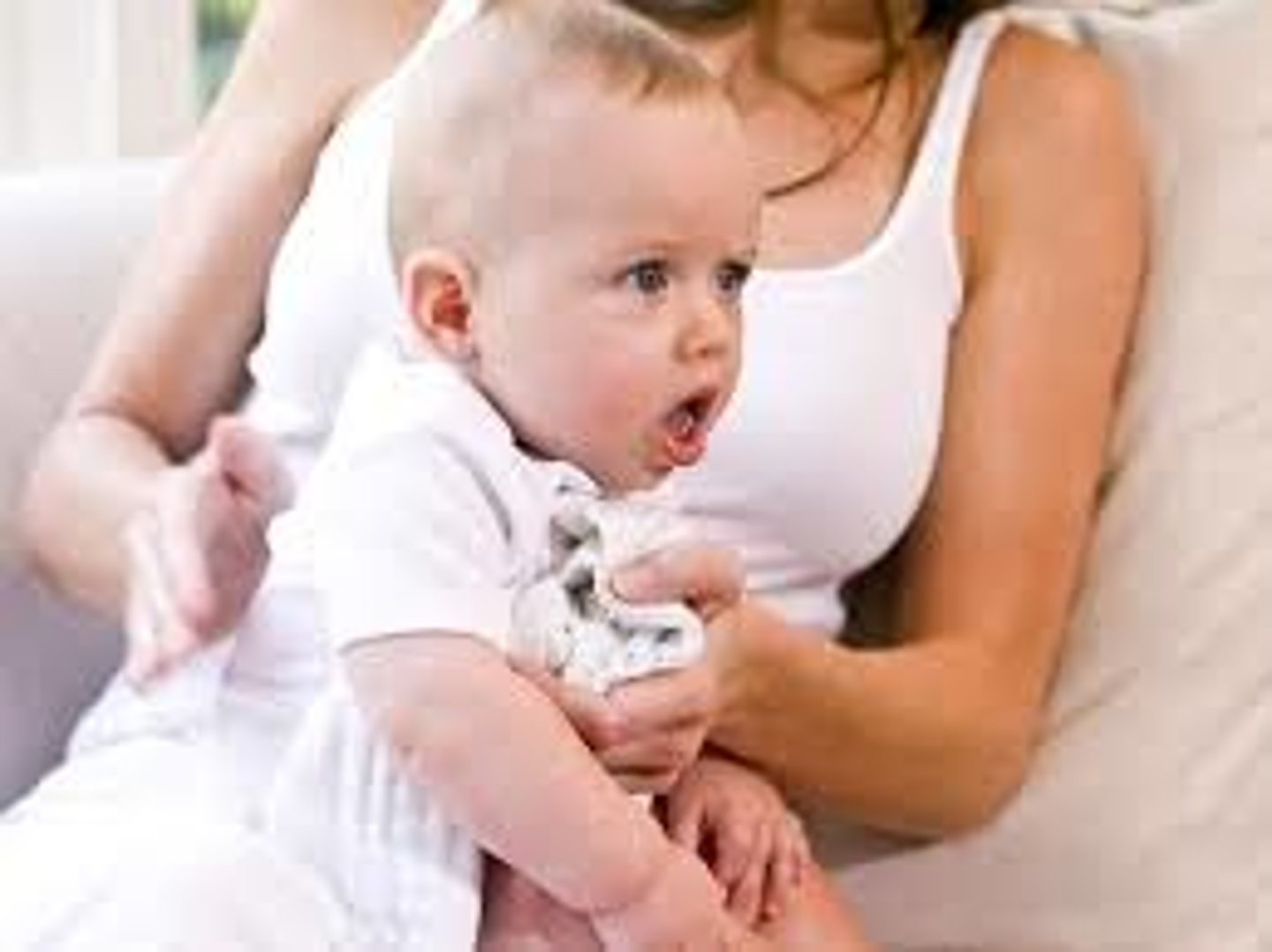 <p>to allow air from the stomach to come out through the mouth: Vỗ lưng để ợ hơi cho em bé</p><p>Synonyms: Help the baby expel gas, make the baby burp</p><p>Example: After feeding, it's important to burp the baby to release trapped air</p>