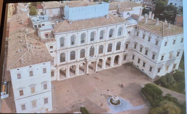 <p>Палаццо Барберини, Рим; 1627-1633; парадный зал; автор потолочной фрески "Триумф божественного проведения" - Пьетро да Кортона, 1639 г. <span><span>(барокко)</span></span></p>